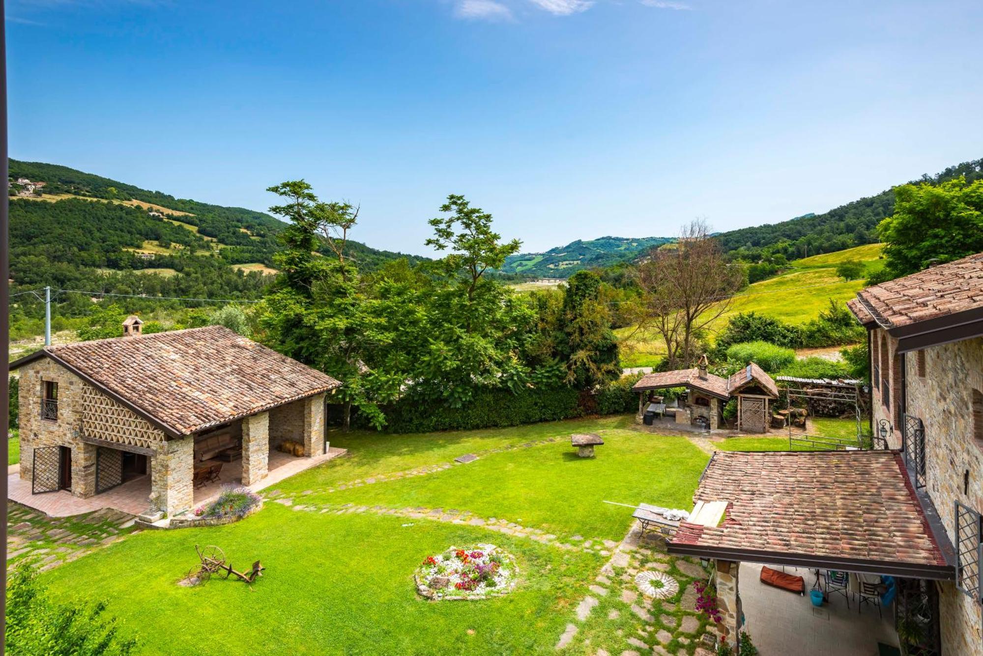 Agriturismo Il Salice Tizzano Val Parma Ngoại thất bức ảnh
